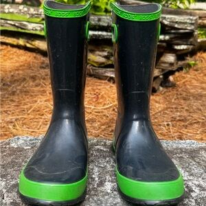 Bogs Black and Green Rain & Snow Boots